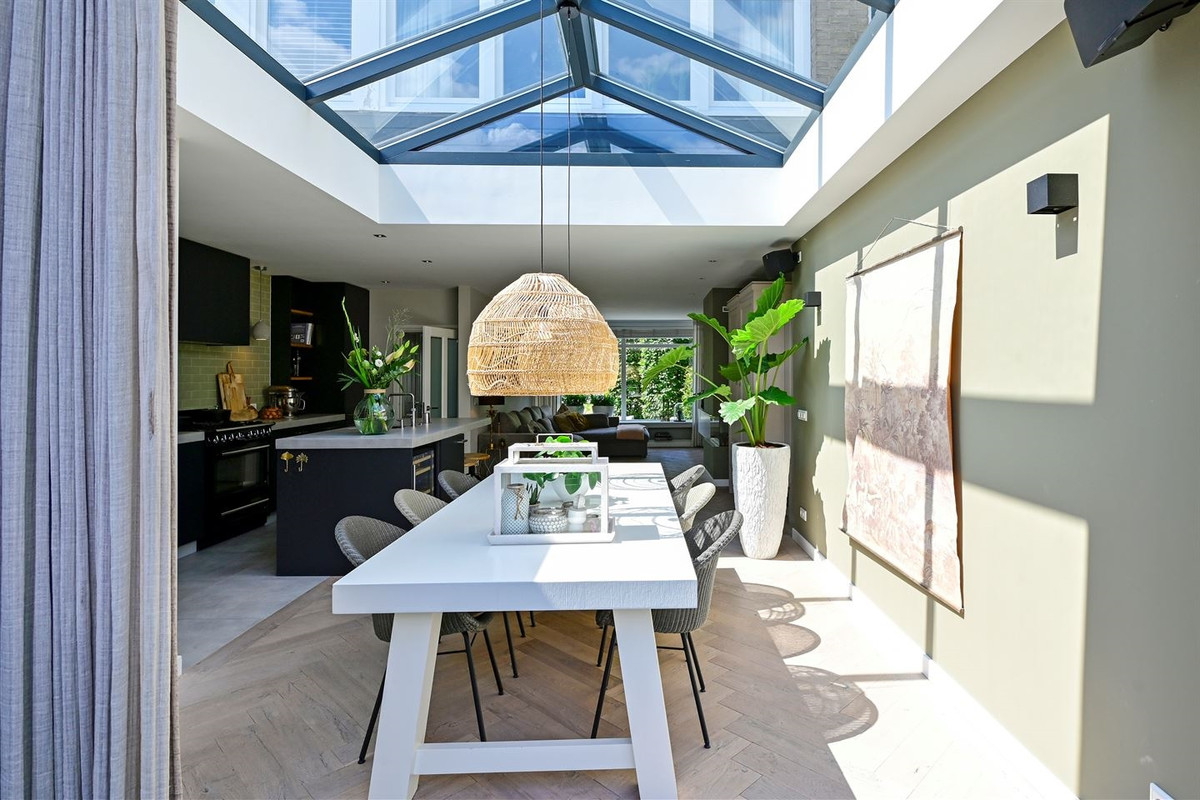 Tussenwoning te koop: Julianaplein 12, Hoorn