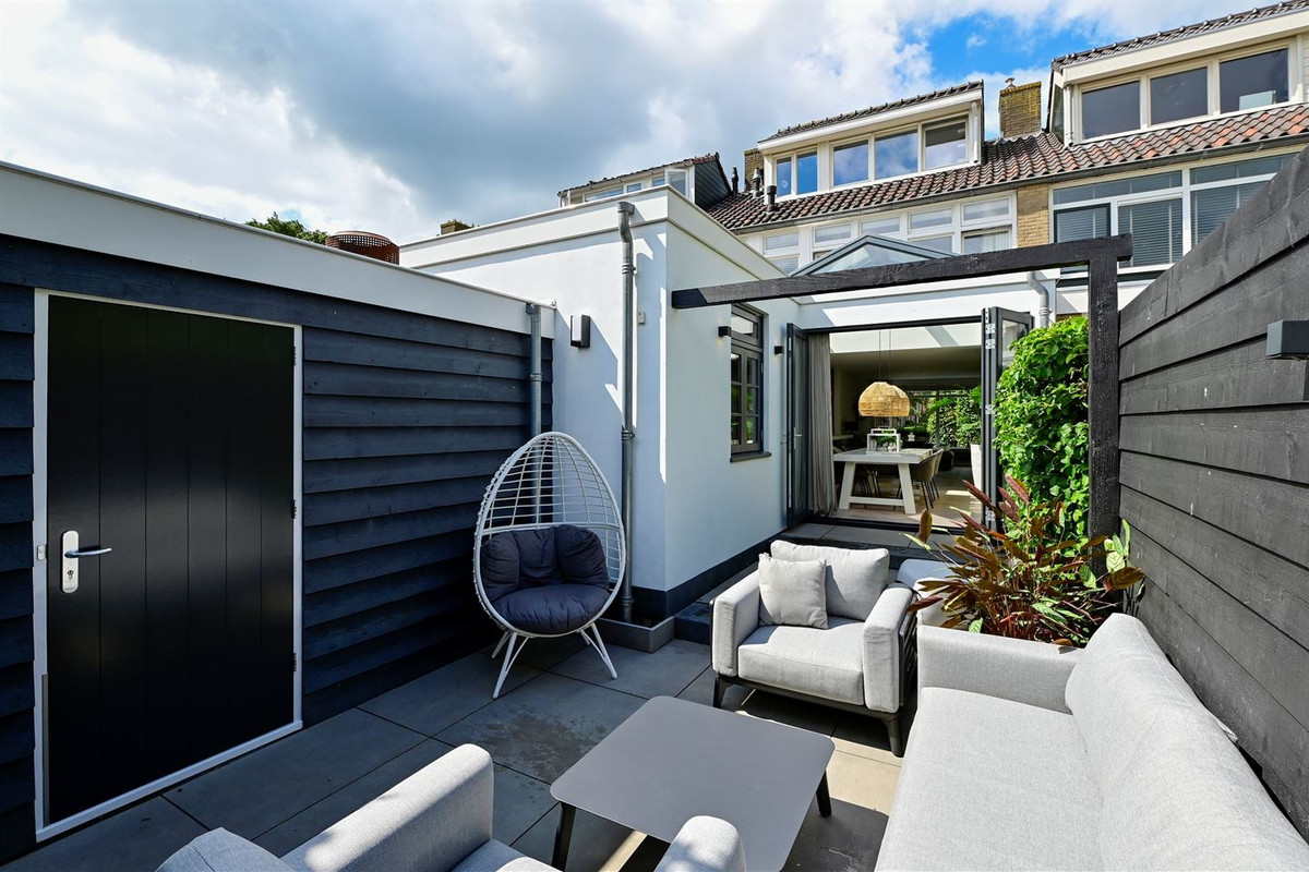 Tussenwoning te koop: Julianaplein 12, Hoorn