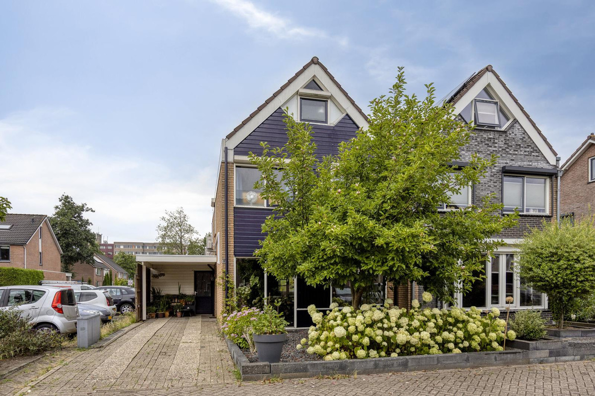Twee-onder-één-kap te koop: De Wipstaart 2, Almelo