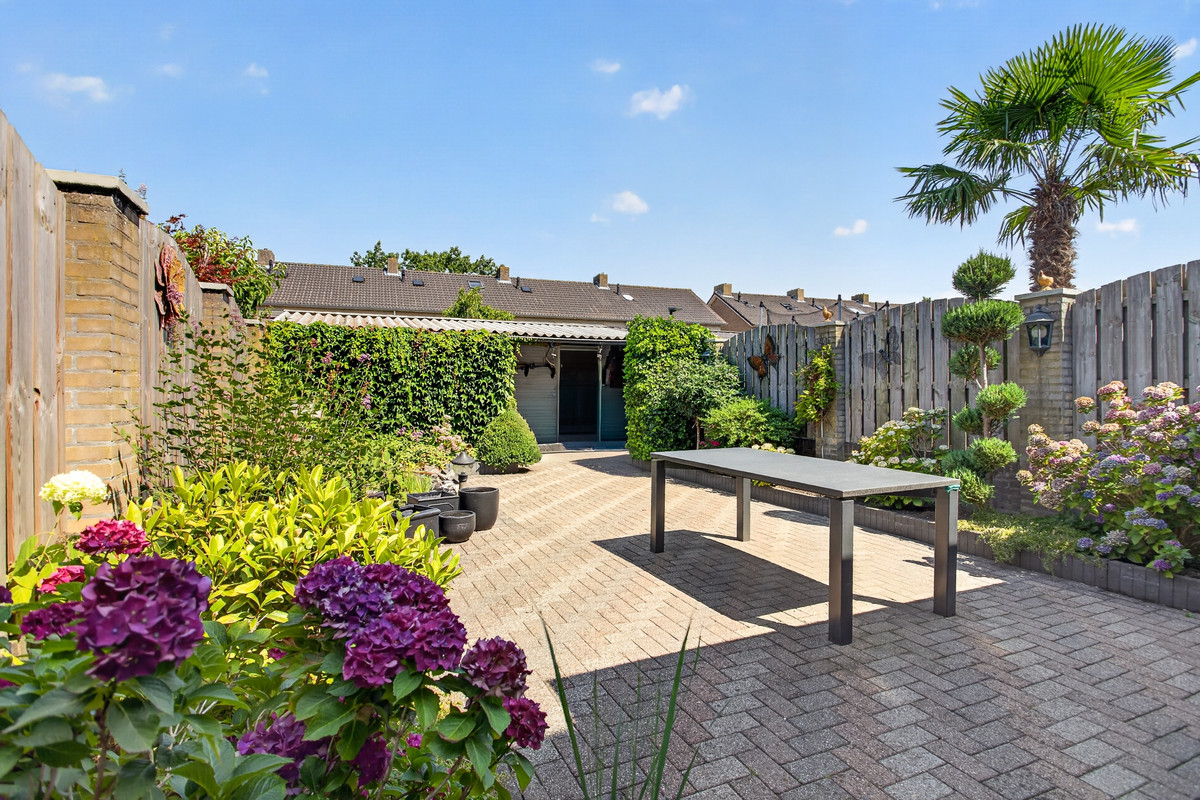 Tussenwoning te koop: Reesstraat 14, Made