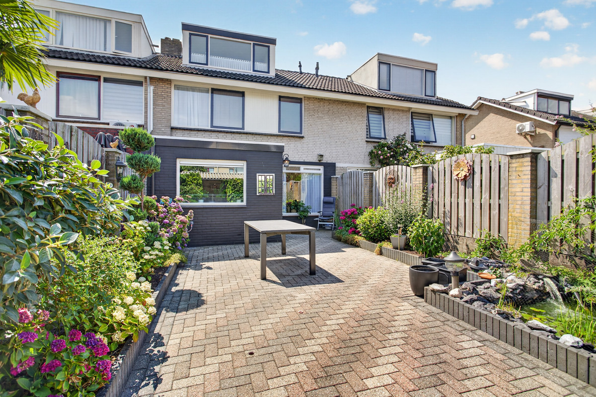 Tussenwoning te koop: Reesstraat 14, Made