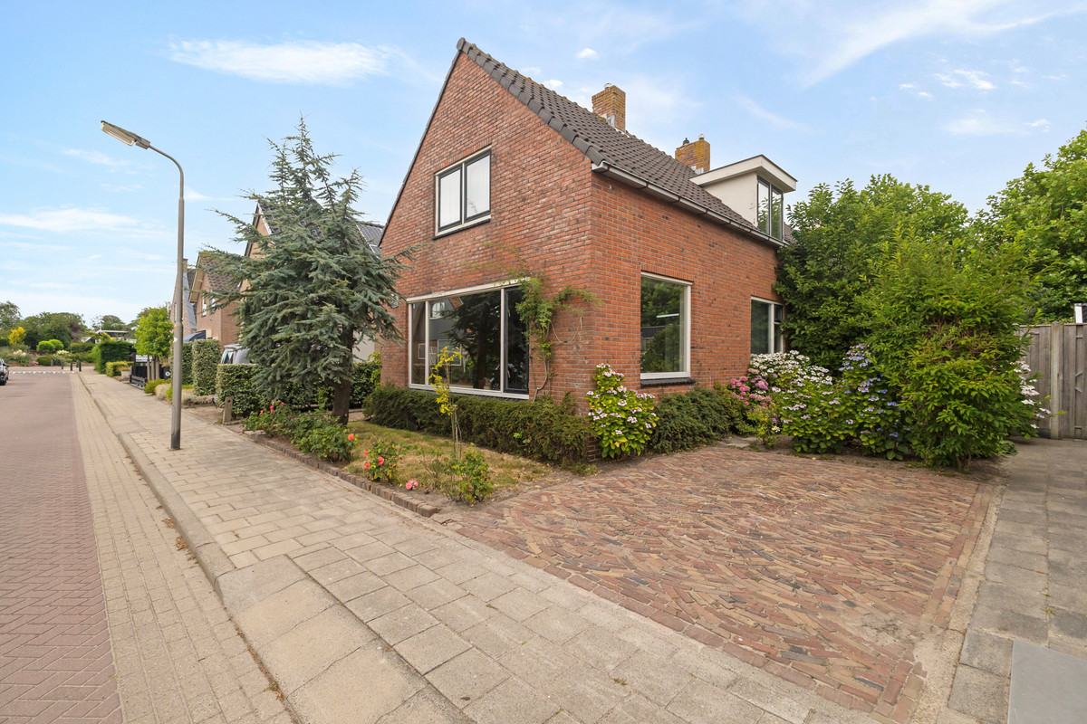 Vrijstaande woning te koop: Slingerweg 13, Hippolytushoef