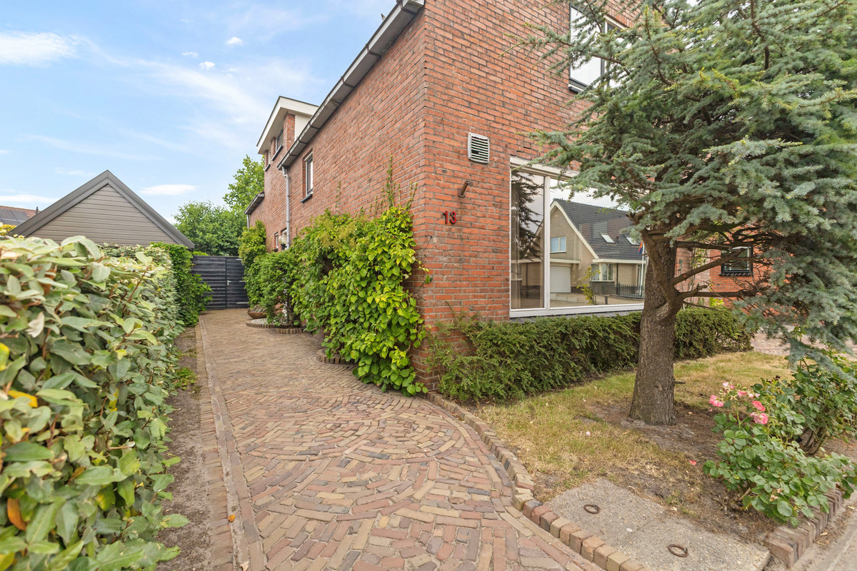 Vrijstaande woning te koop: Slingerweg 13, Hippolytushoef
