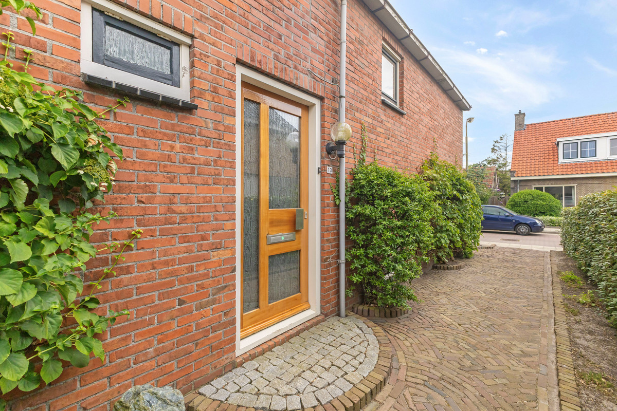 Vrijstaande woning te koop: Slingerweg 13, Hippolytushoef
