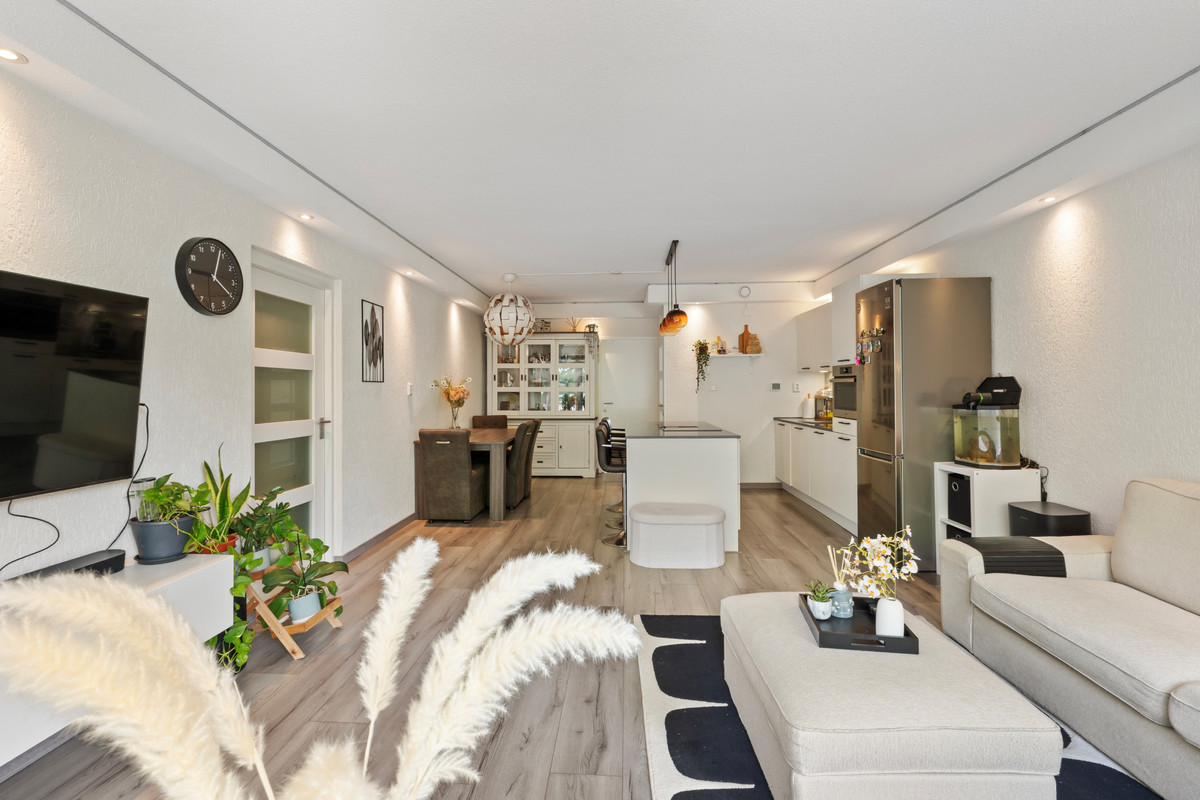 Appartement te koop: Kalslagerring 323, Nieuw-Vennep
