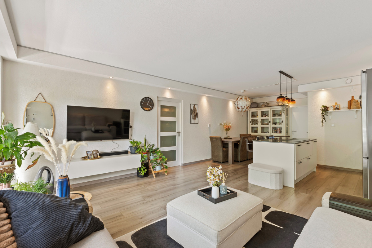 Appartement te koop: Kalslagerring 323, Nieuw-Vennep