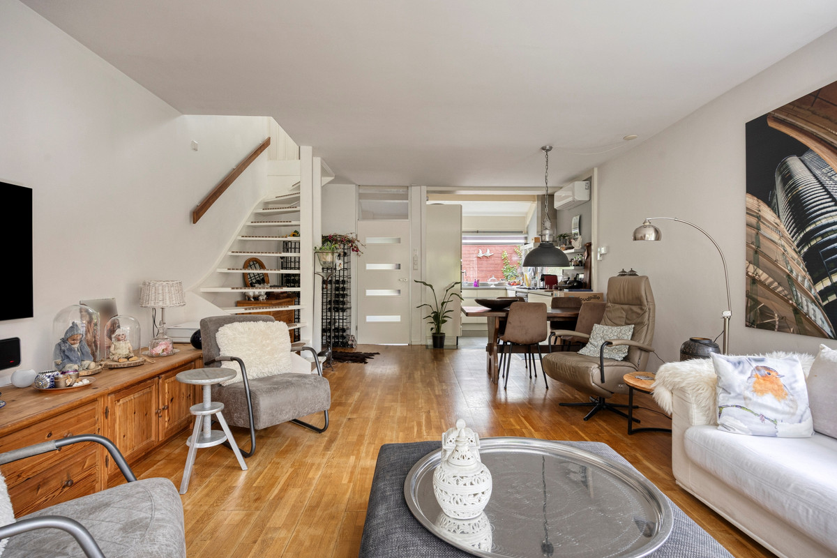Hoekwoning te koop: Veenzoom 39, Gouda