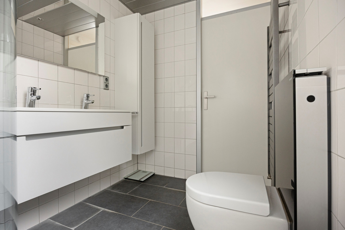 Hoekwoning te koop: Veenzoom 39, Gouda