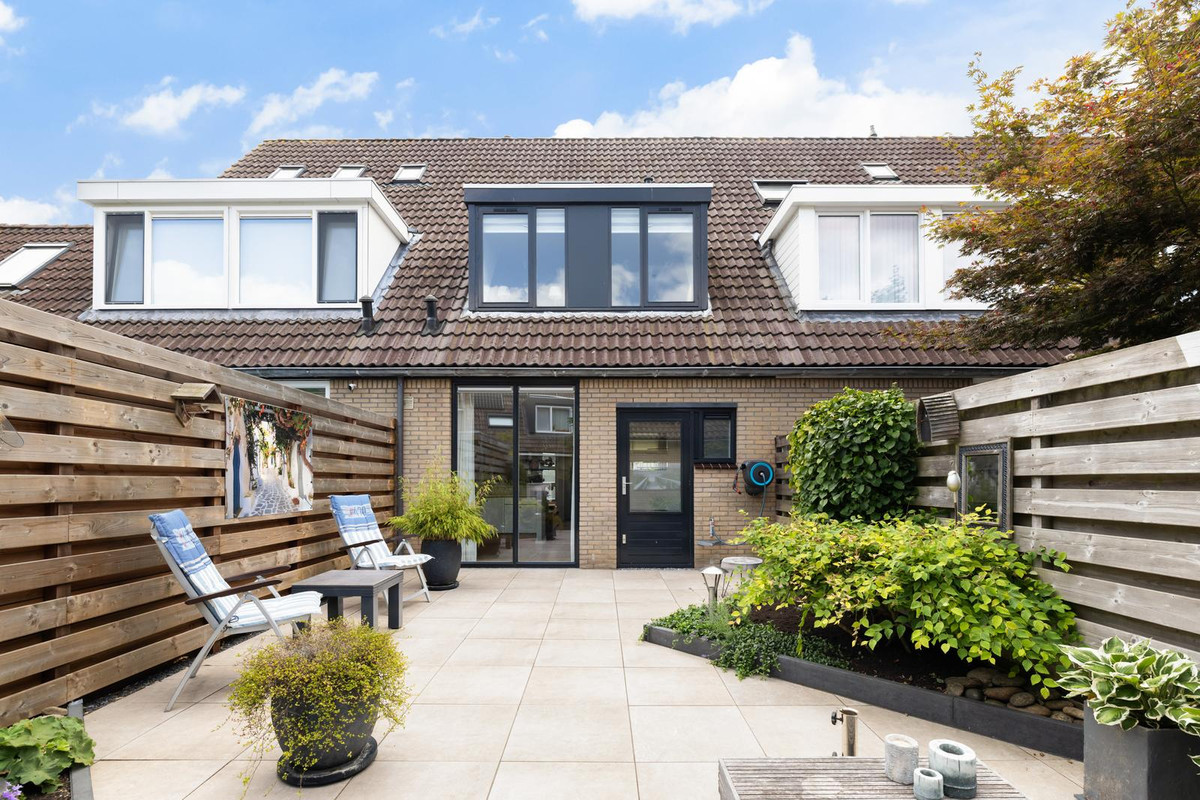 Tussenwoning te koop: Noorderwerf 37, Gouda