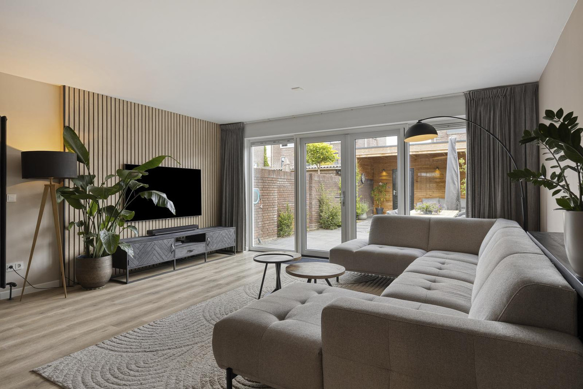 Tussenwoning te koop: Spakenburglaan 174, Tilburg