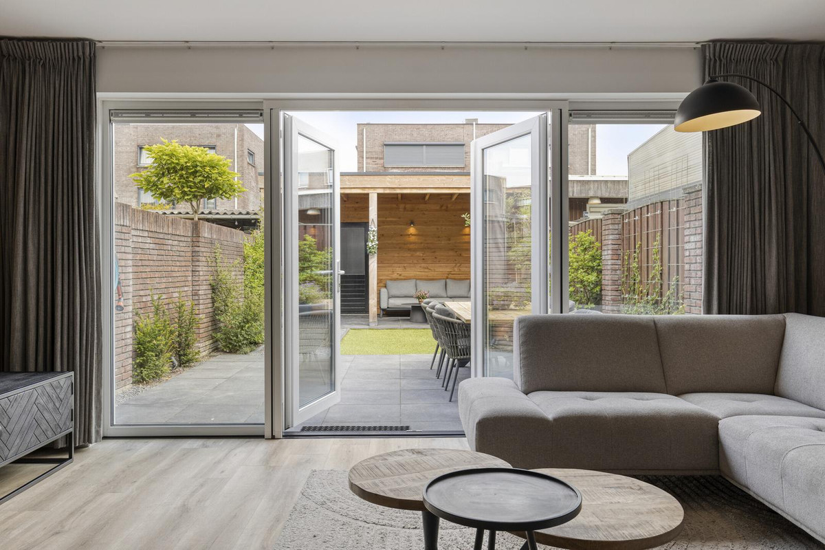 Tussenwoning te koop: Spakenburglaan 174, Tilburg