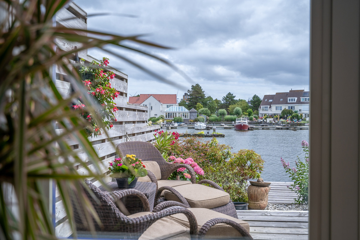 Tussenwoning te koop: Pluto 144, Den Helder