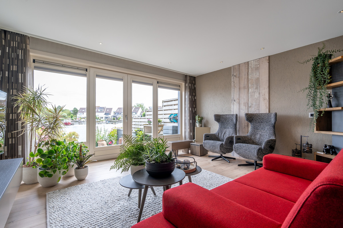 Tussenwoning te koop: Pluto 144, Den Helder