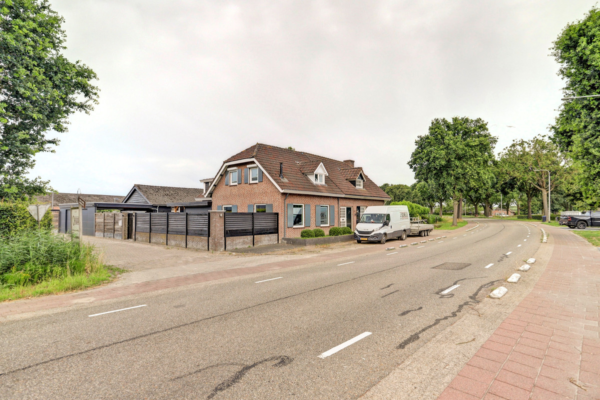 Twee-onder-één-kap te huur: Houtsestraat 115, Tilburg