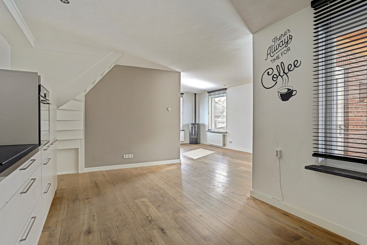 Twee-onder-één-kap te huur: Houtsestraat 115, Tilburg