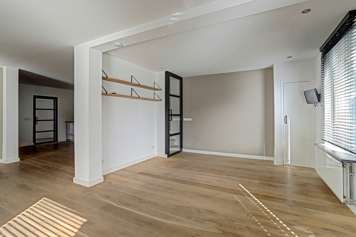Twee-onder-één-kap te huur: Houtsestraat 115, Tilburg