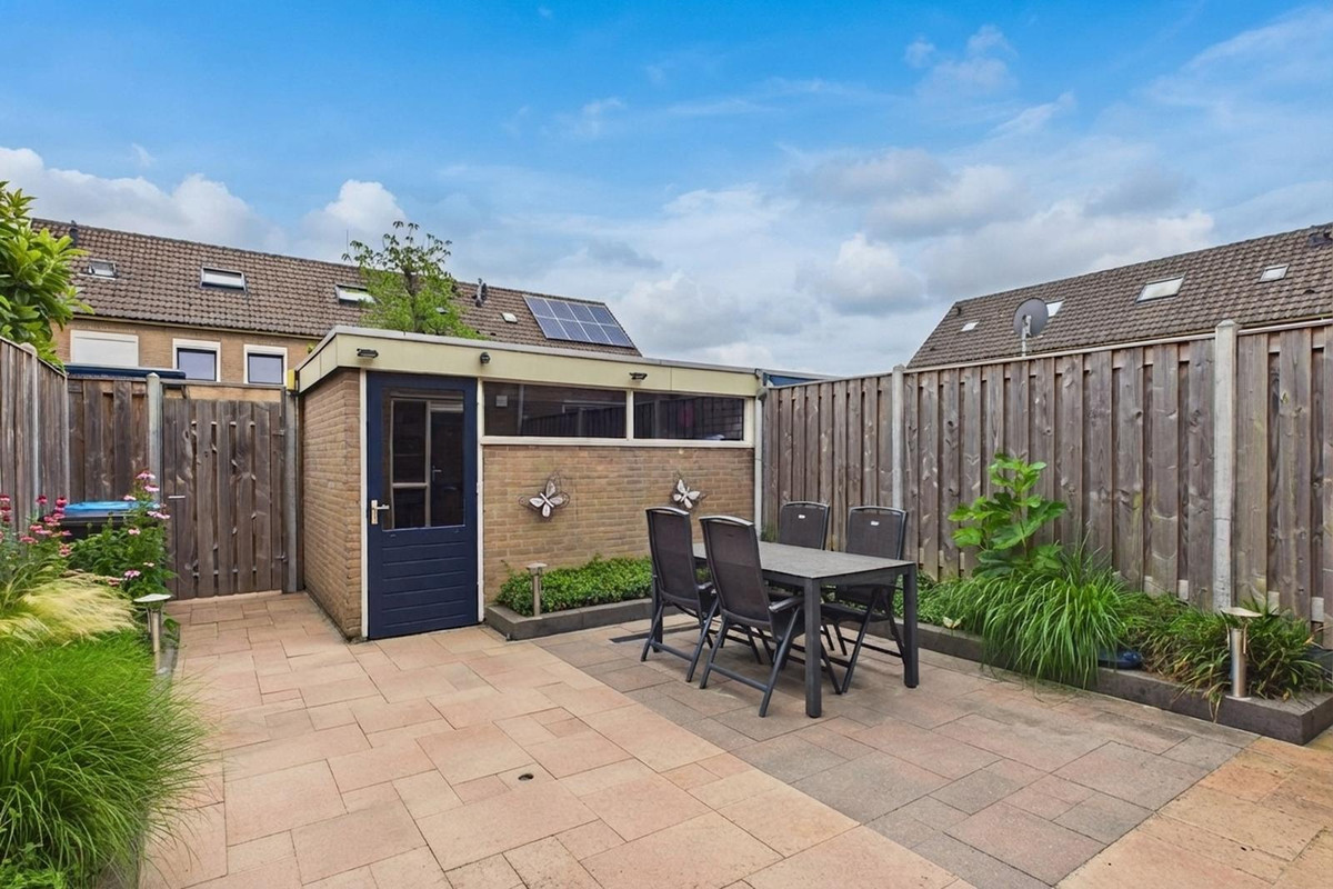 Tussenwoning te koop: Gouwestraat 27, Terneuzen