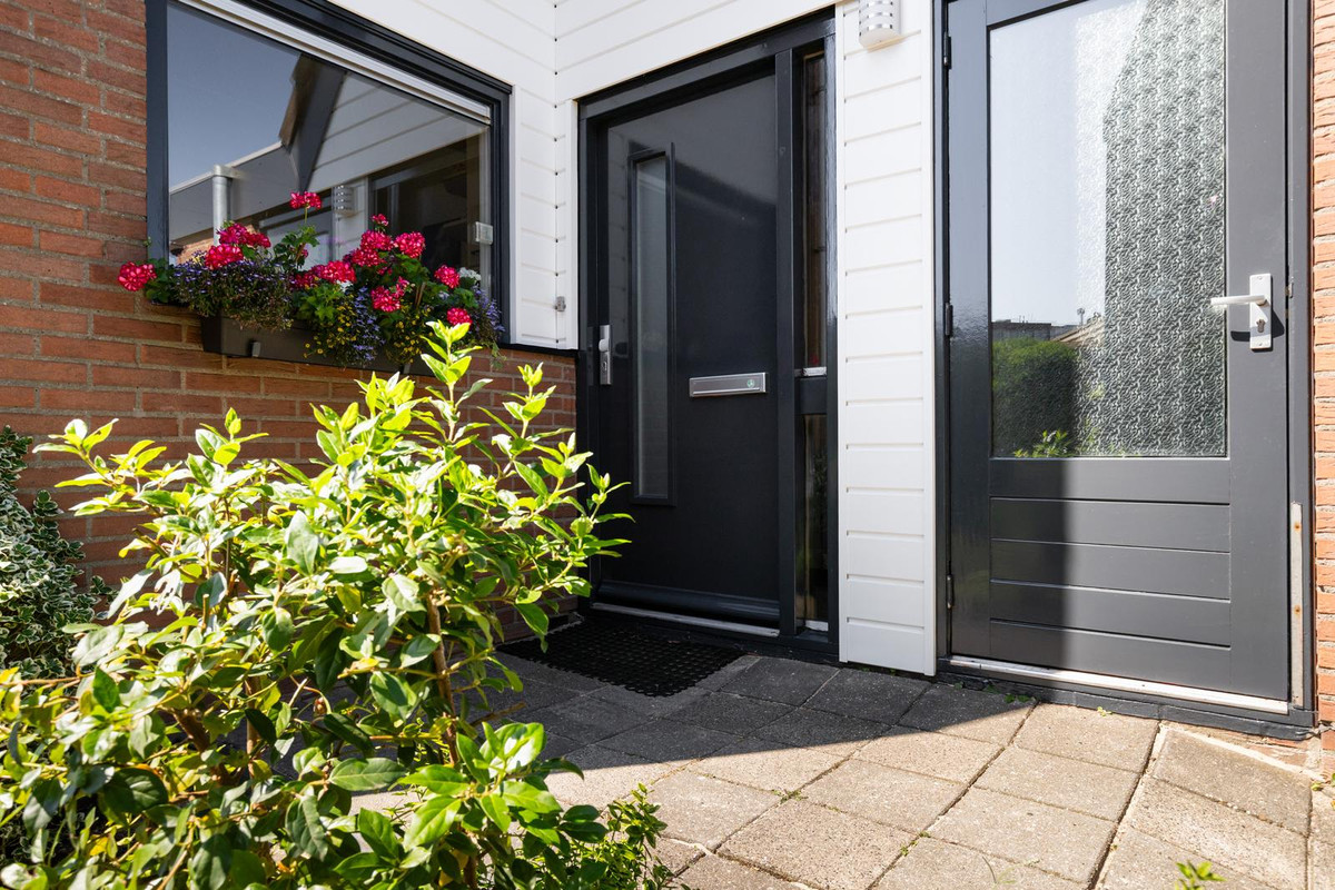 Hoekwoning te koop: Jan van Riebeecklaan 35, Gouda
