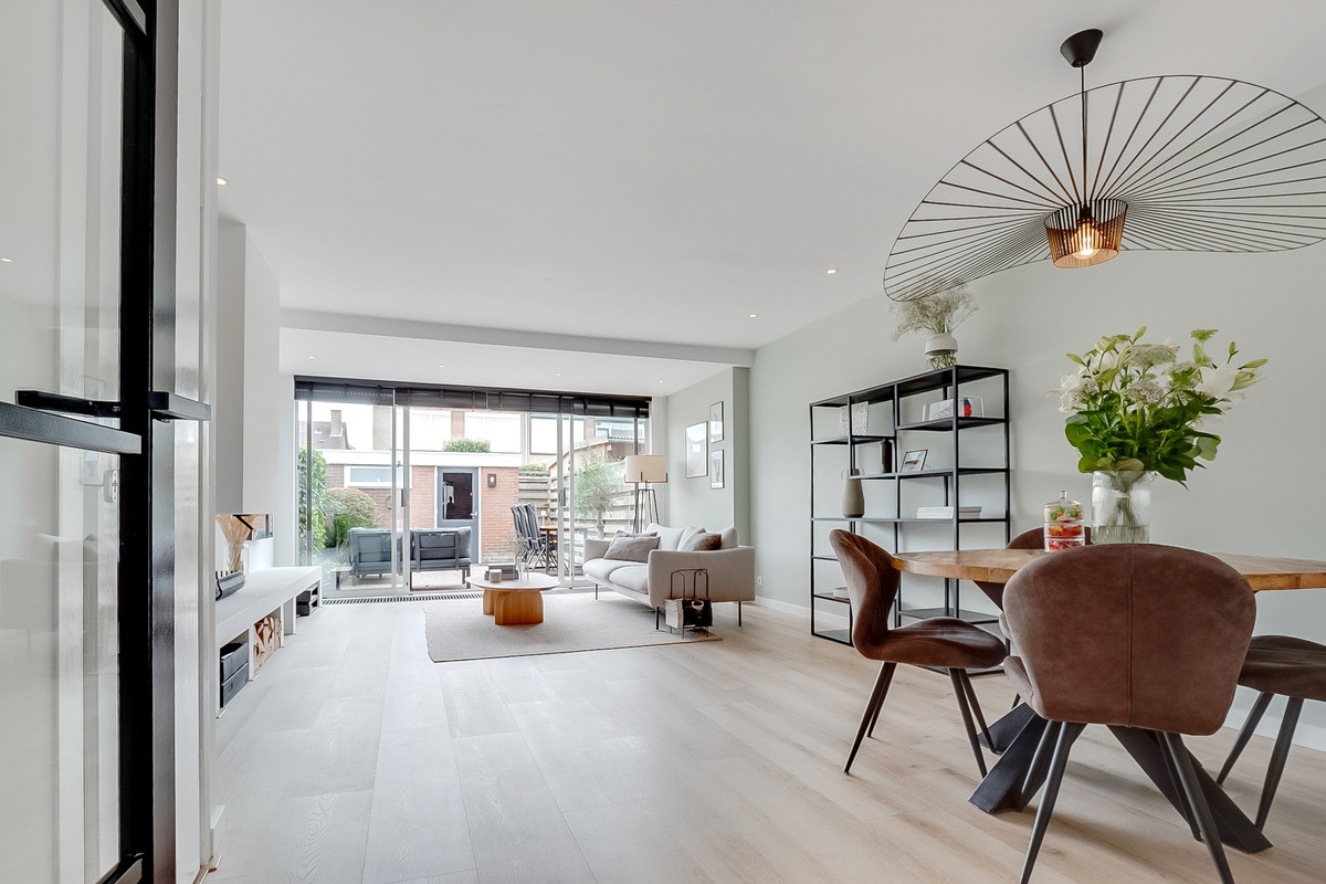 Tussenwoning te koop: Kerkstraat 133, Nieuw-Vennep