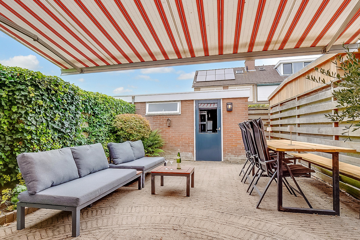 Tussenwoning te koop: Kerkstraat 133, Nieuw-Vennep