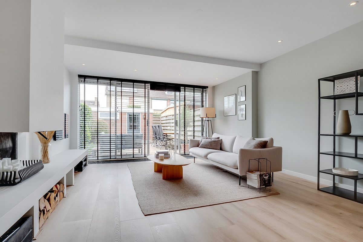 Tussenwoning te koop: Kerkstraat 133, Nieuw-Vennep