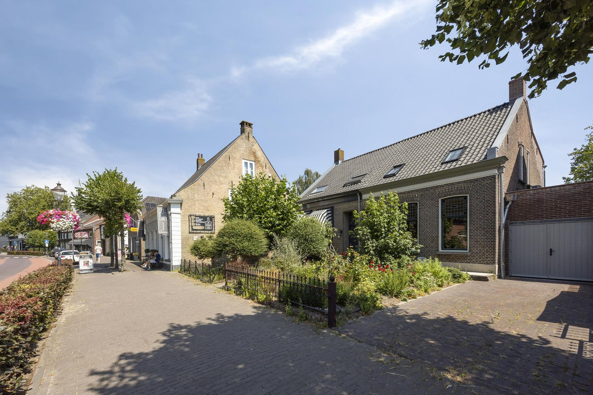 Tussenwoning te koop: Hoofdstraat 19, Terheijden