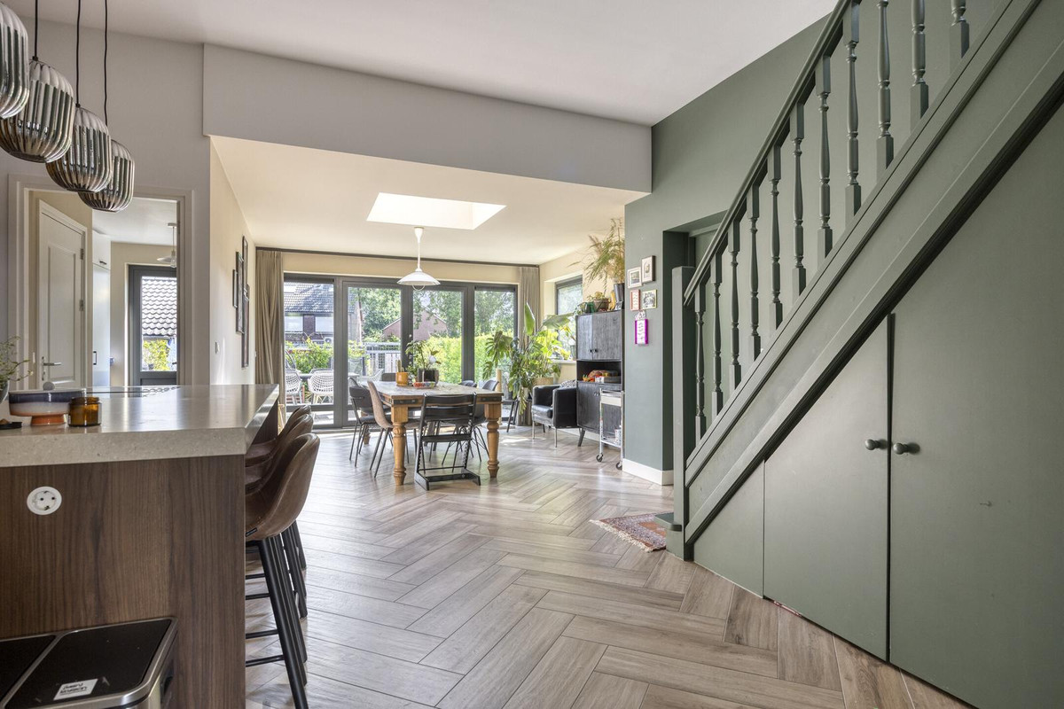 Tussenwoning te koop: Hoofdstraat 19, Terheijden