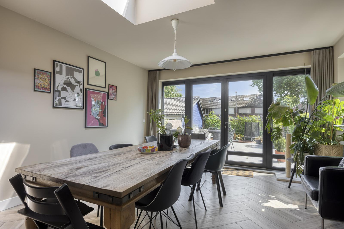 Tussenwoning te koop: Hoofdstraat 19, Terheijden