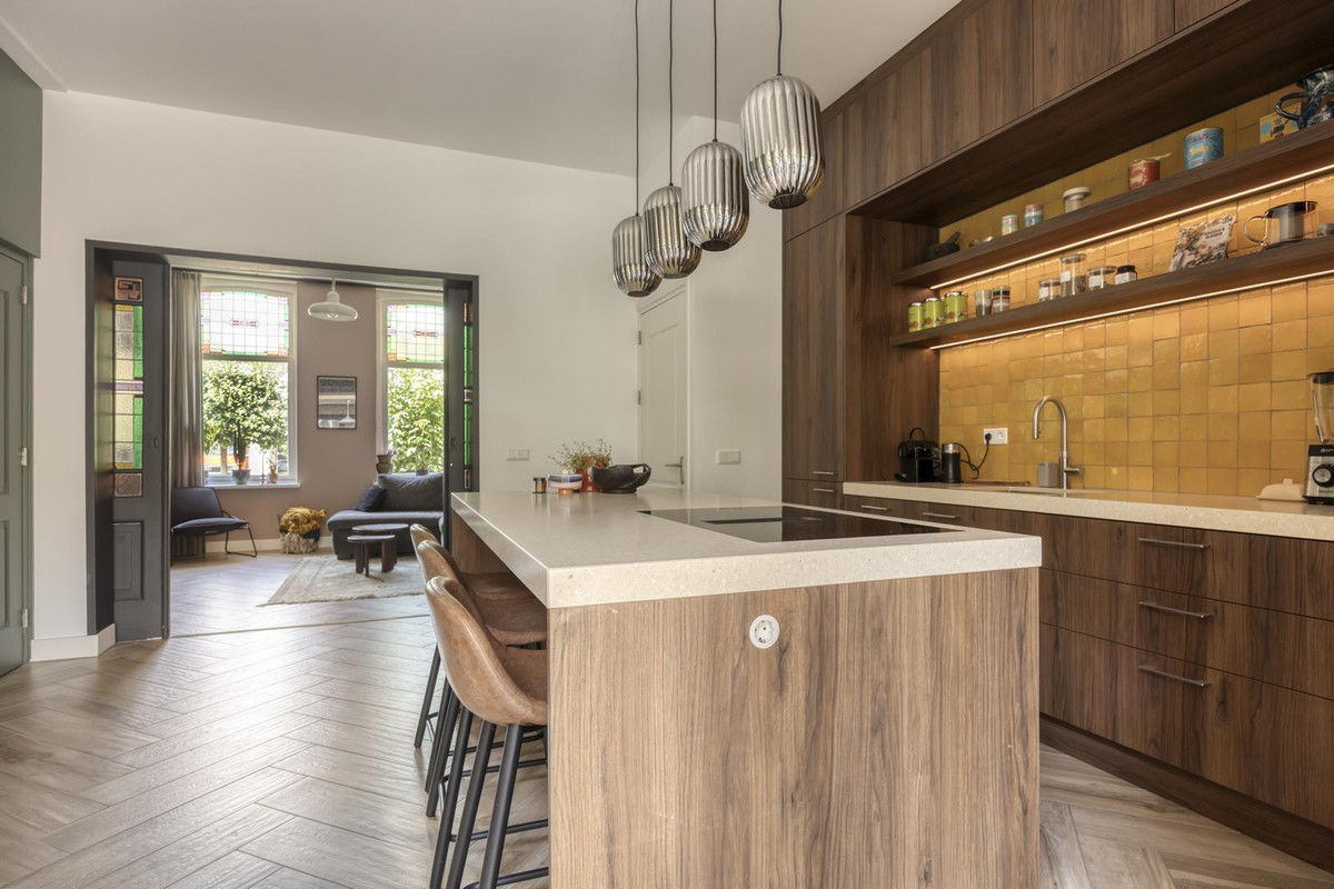 Tussenwoning te koop: Hoofdstraat 19, Terheijden