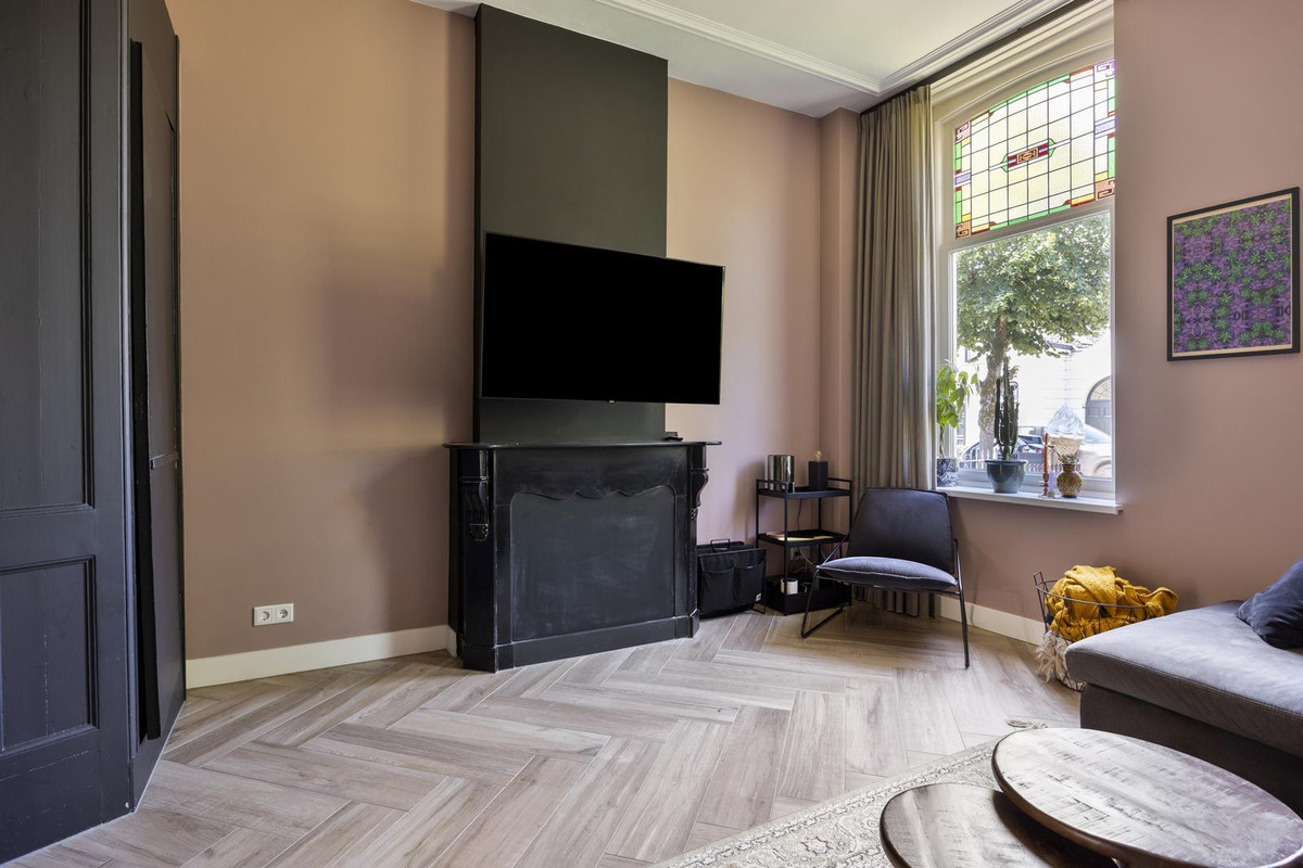 Tussenwoning te koop: Hoofdstraat 19, Terheijden