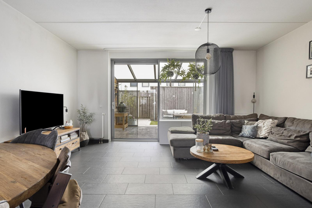 Tussenwoning te koop: Sterappel 20, Fijnaart