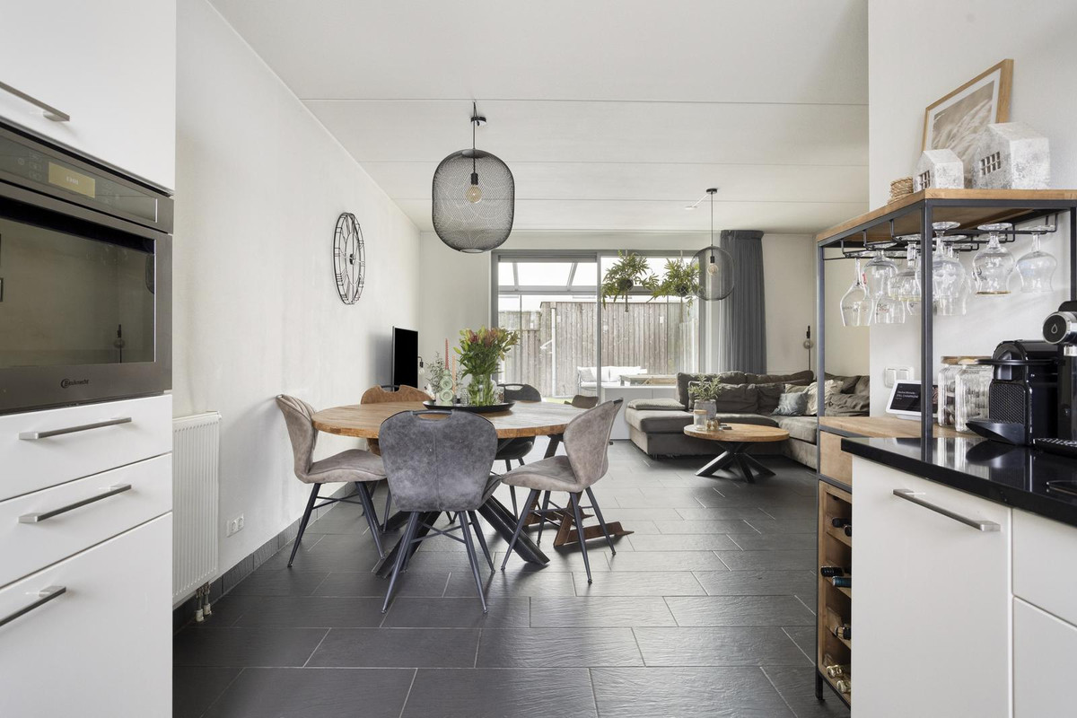 Tussenwoning te koop: Sterappel 20, Fijnaart