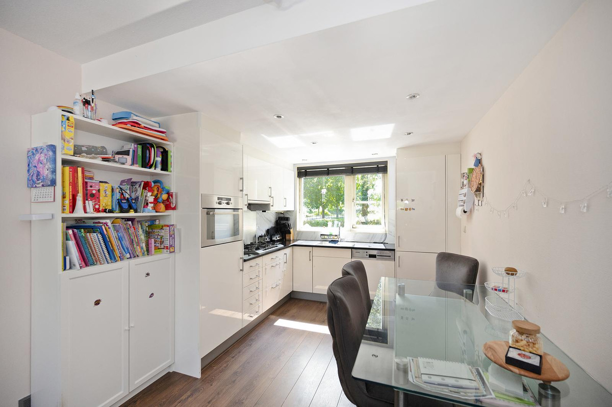 Tussenwoning te koop: Buitenkruierstraat 53, Almere