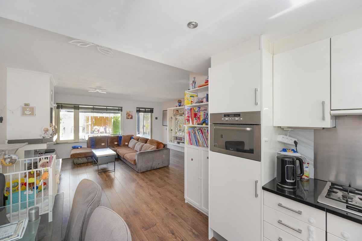 Tussenwoning te koop: Buitenkruierstraat 53, Almere