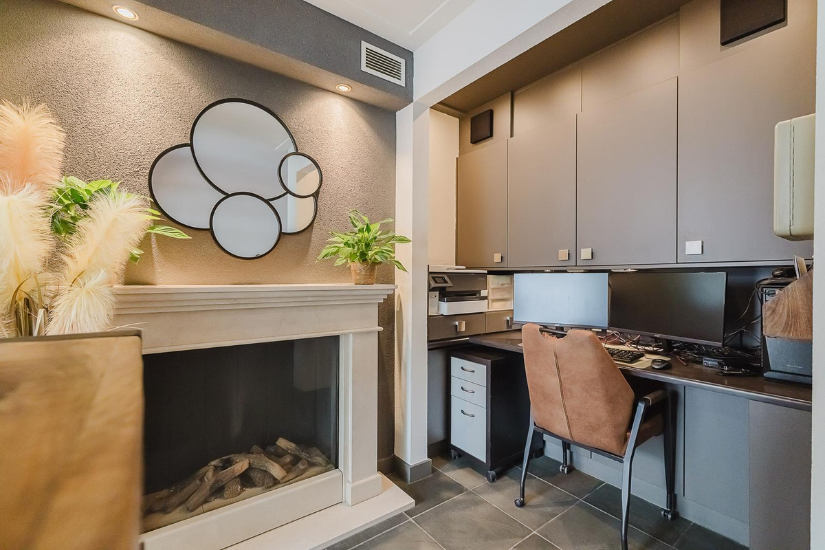 Tussenwoning te koop: Kardinaal van Rossumstraat 32D, Tilburg