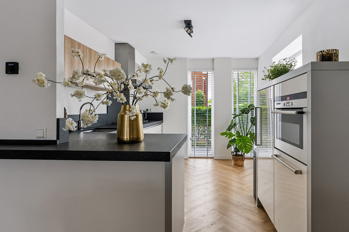 Hoekwoning te koop: Bramengaarde 184, Hendrik-Ido-Ambacht
