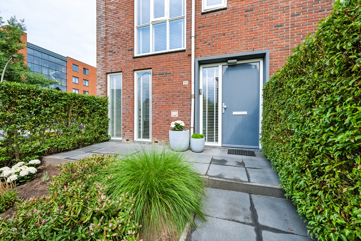 Hoekwoning te koop: Bramengaarde 184, Hendrik-Ido-Ambacht