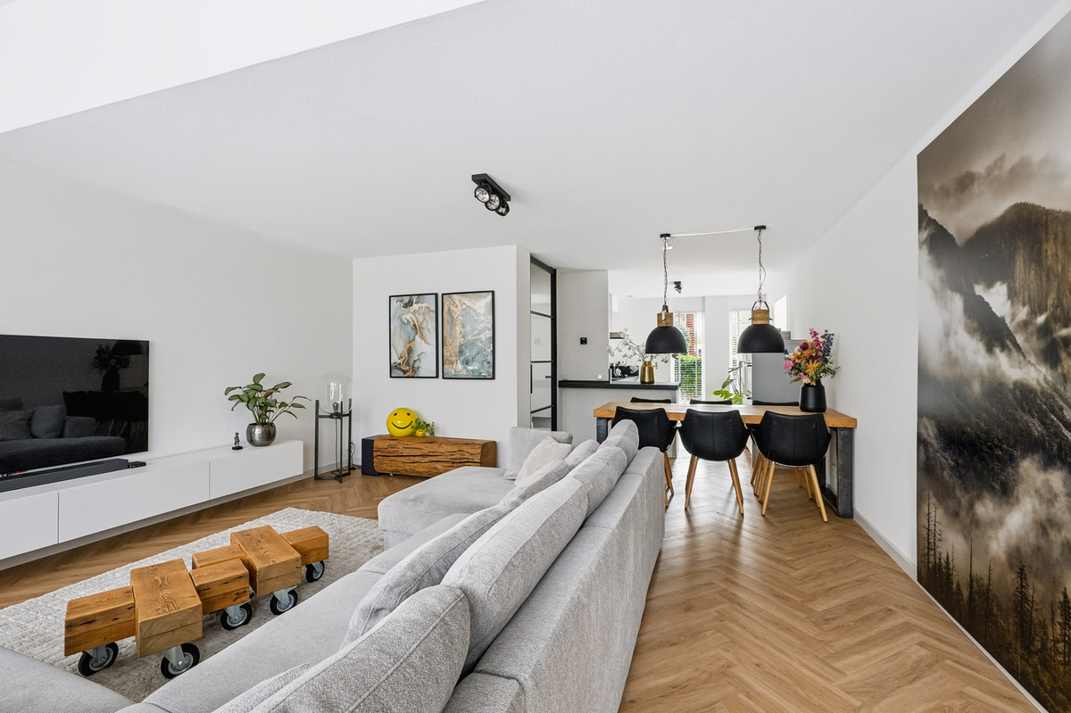 Hoekwoning te koop: Bramengaarde 184, Hendrik-Ido-Ambacht