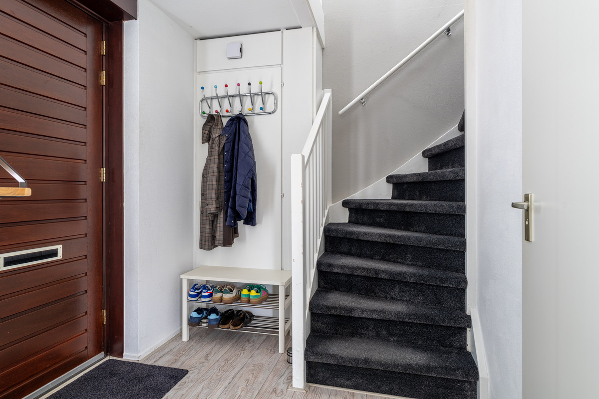Vrijstaande woning te koop: Villa Waterviolier 28, Waalwijk