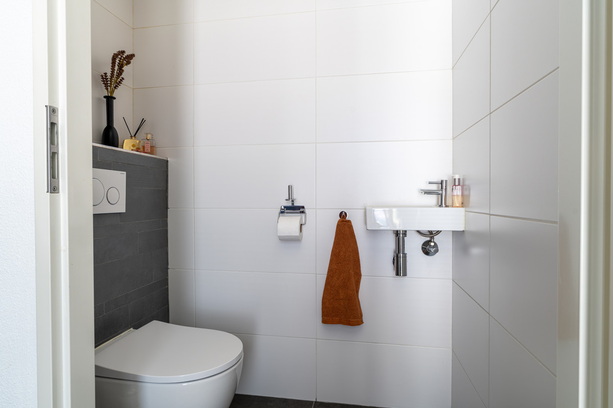 Vrijstaande woning te koop: Villa Waterviolier 28, Waalwijk