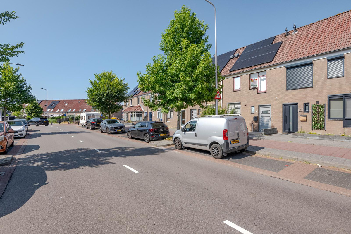 Tussenwoning te koop: Buntgras 21, Spijkenisse