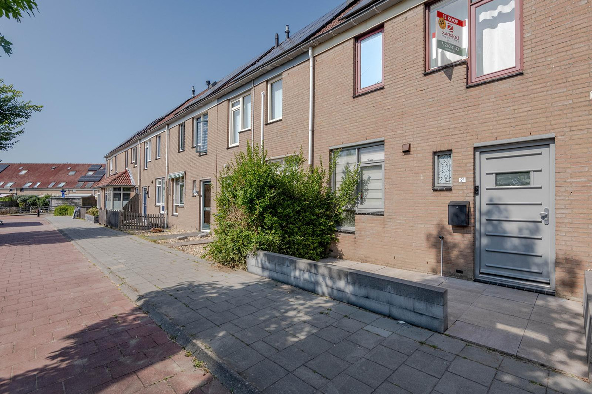 Tussenwoning te koop: Buntgras 21, Spijkenisse