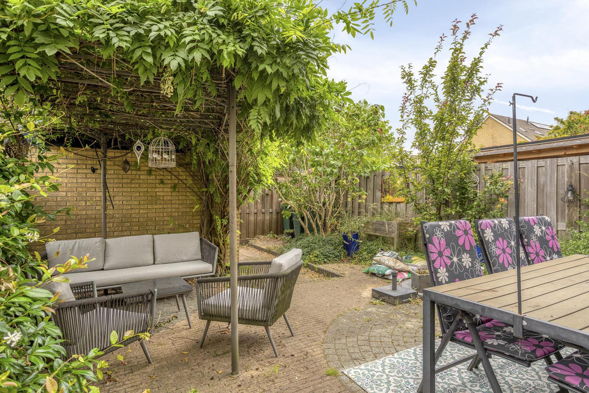 Tussenwoning te koop: Poldermeesterhof 28, Krimpen Aan Den Ijssel