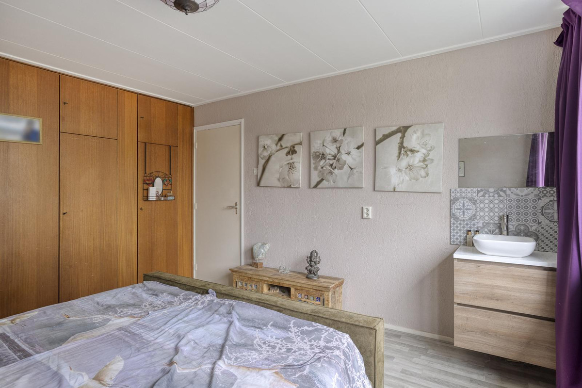 Tussenwoning te koop: Poldermeesterhof 28, Krimpen Aan Den Ijssel