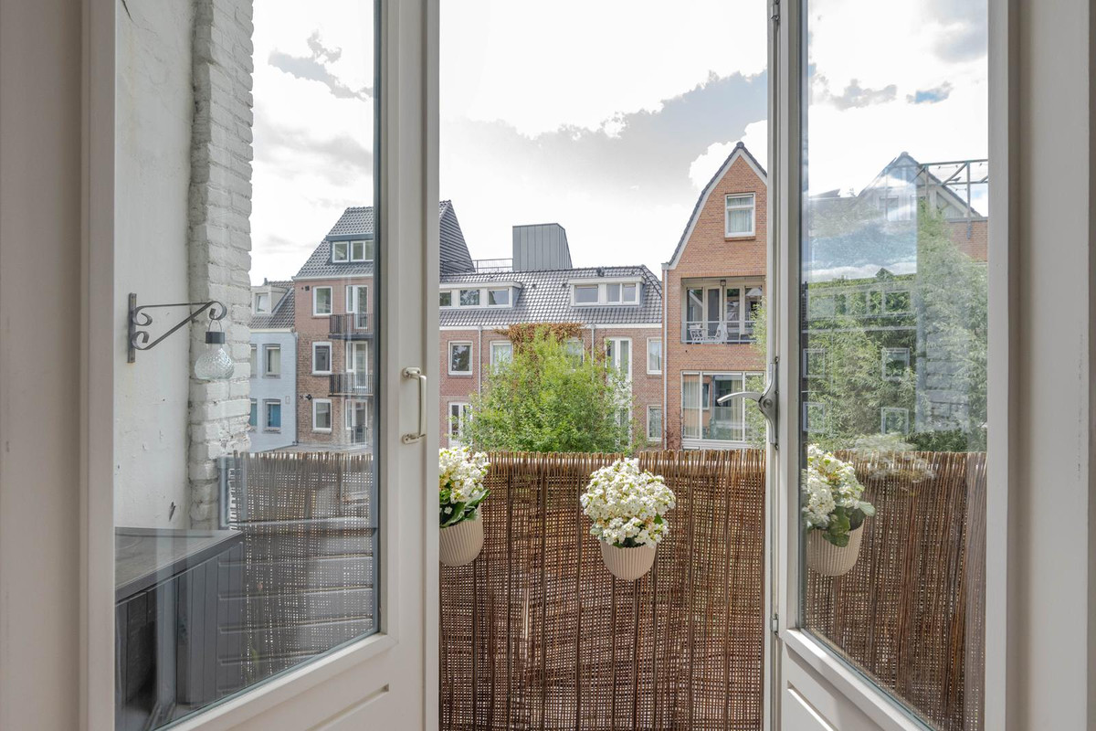 Appartement te koop: West-Varkenoordseweg 125A, Rotterdam