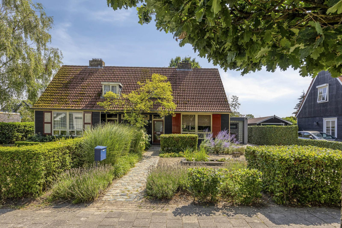 Twee-onder-één-kap te koop: Pagnevaartweg 12, Oudenbosch