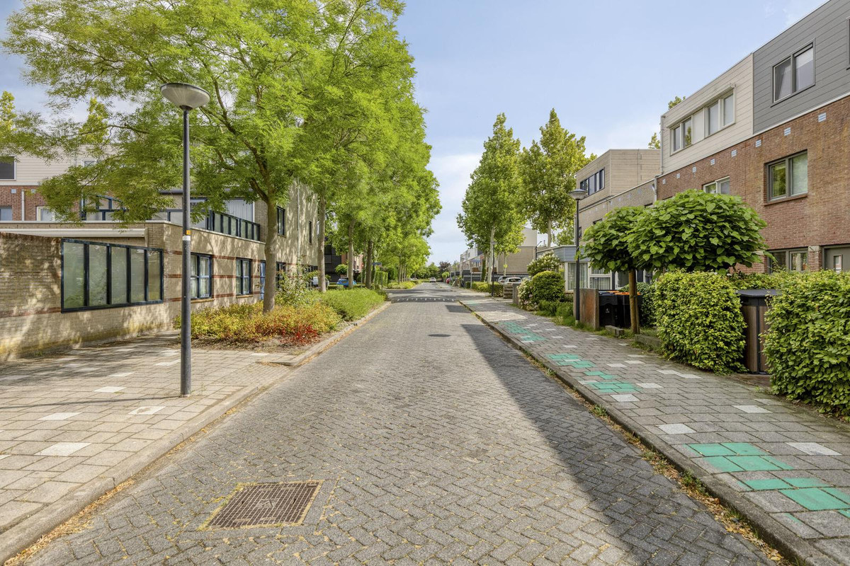 Tussenwoning te koop: Willemijn Posthumustuin 9, Heerhugowaard