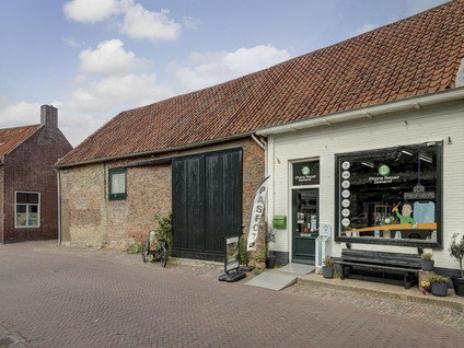 Kerkhof 28