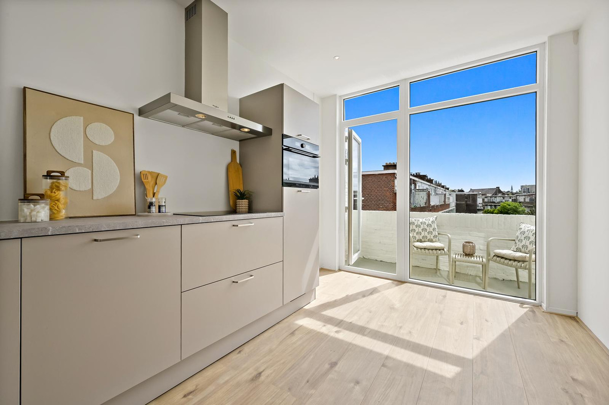 Appartement te koop: Eerbeeklaan 57, 'S-Gravenhage