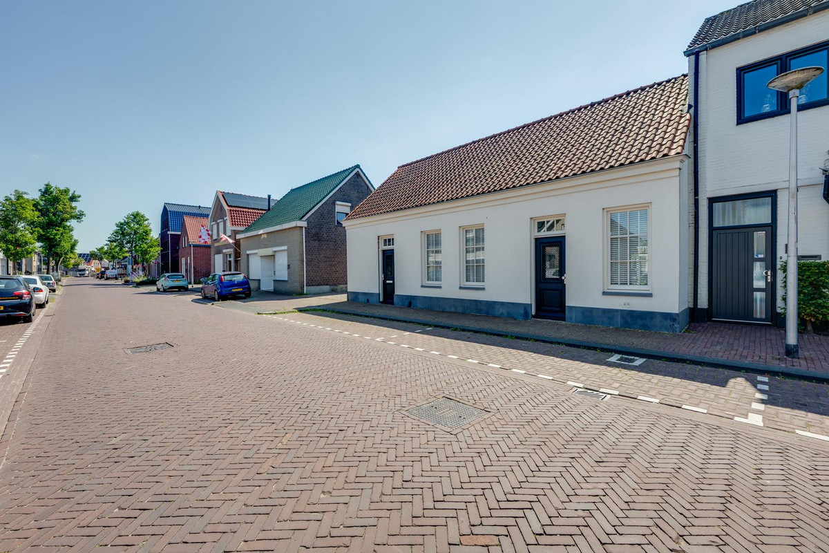 Hoekwoning te koop: Sint Janstraat 24, Sprundel
